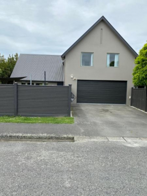 Home By Hagley Park